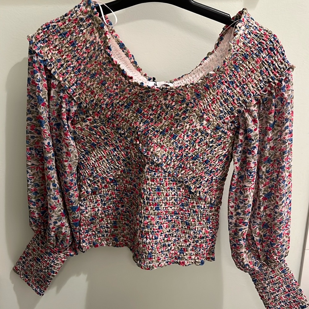 BB DAKOTA. Ruched long sleeve blouse. New with tags. Size xs